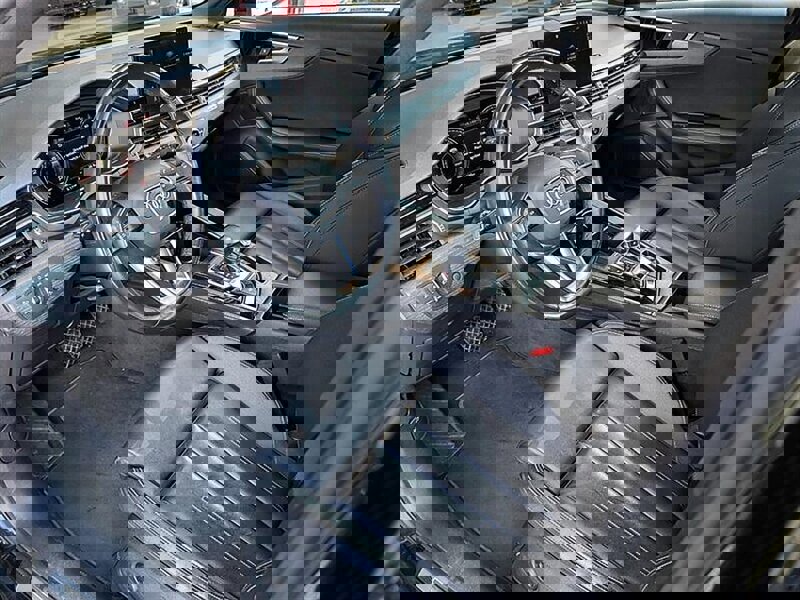 Used 2023 Audi A4 2.0T Premium Plus image 2