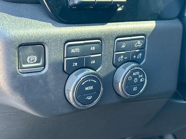 Used 2023 Chevrolet Silverado 1500 ZR2 w/ Technology Package AWD/4WD image 35