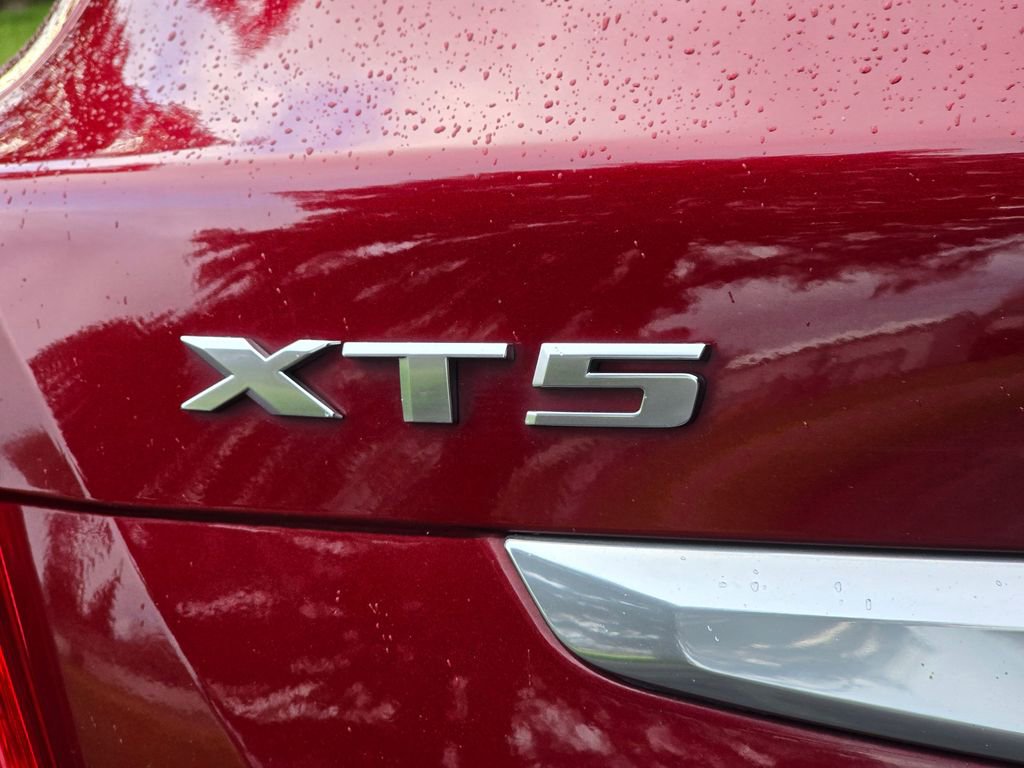 Used 2018 Cadillac XT5 FWD image 15