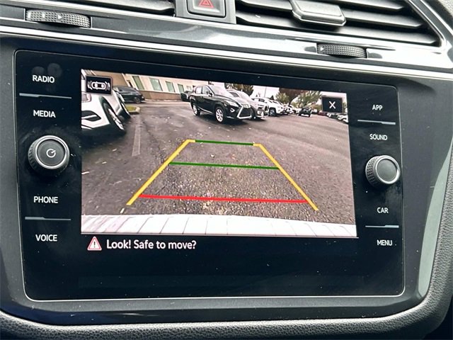 Used 2023 Volkswagen Tiguan SE R-Line image 31
