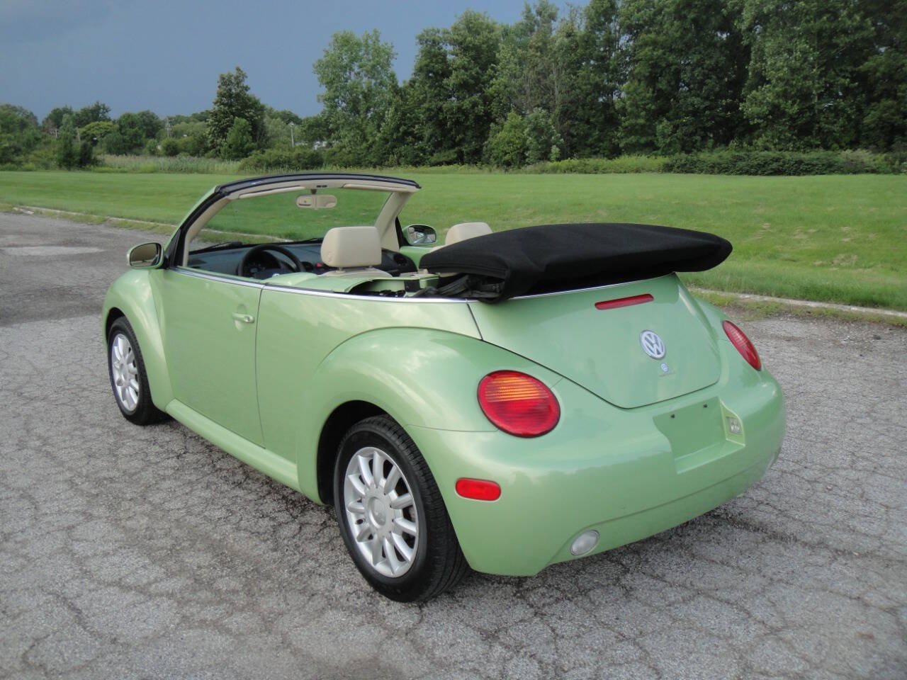 Used 2004 Volkswagen Beetle GLS FWD image 17