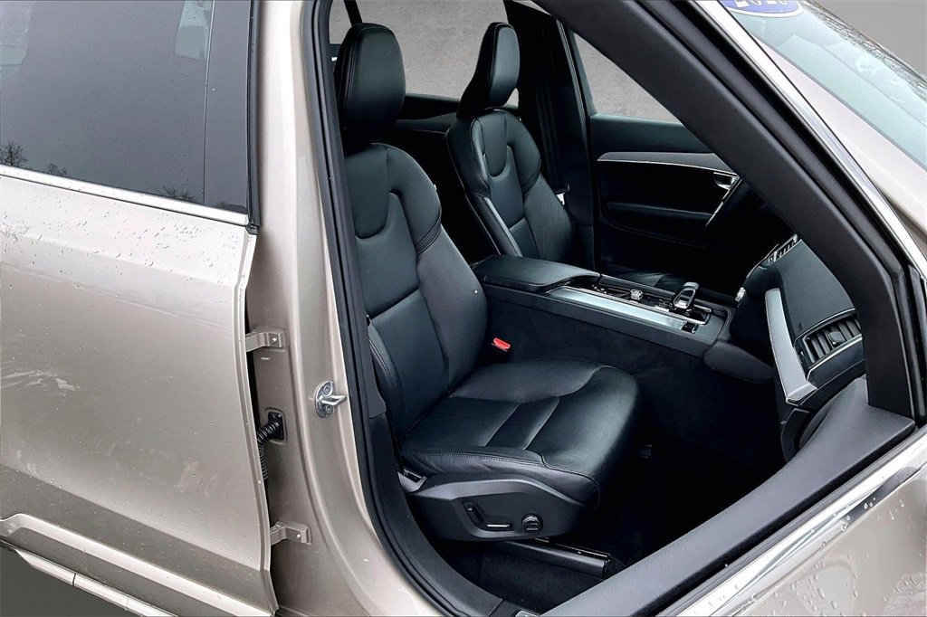 Certified 2023 Volvo XC90 B5 Core w/ Protection Package Premier image 30