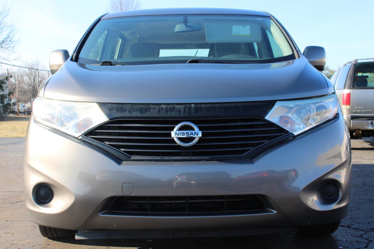 Used 2014 Nissan Quest S image 2