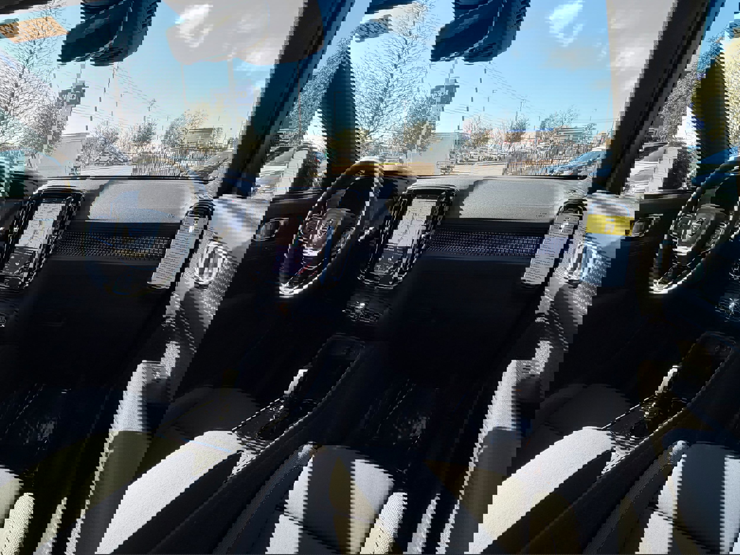 New 2026 Volvo EX40 Plus w/ Climate Package image 10