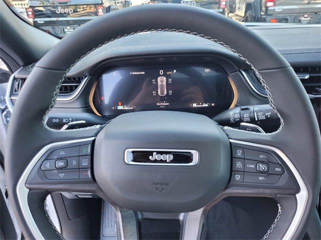 New 2025 Jeep Grand Cherokee Limited image 30