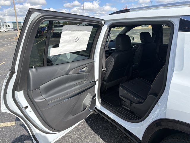 New 2026 Chevrolet Traverse High Country w/ LPO, Floor Liner Package image 23
