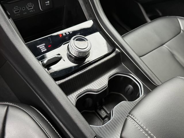 Used 2024 Jeep Grand Cherokee Limited w/ Black Appearance Package AWD/4WD image 18
