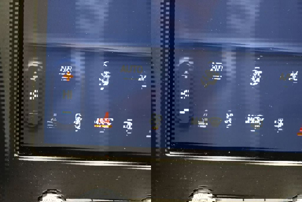 Used 2024 Ford Edge SEL image 23