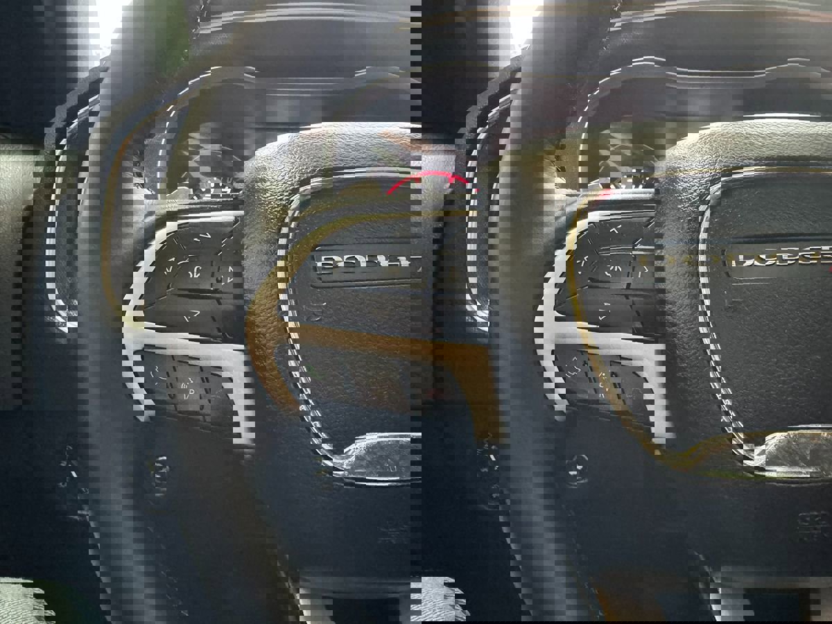 Used 2015 Dodge Charger R/T RWD image 40