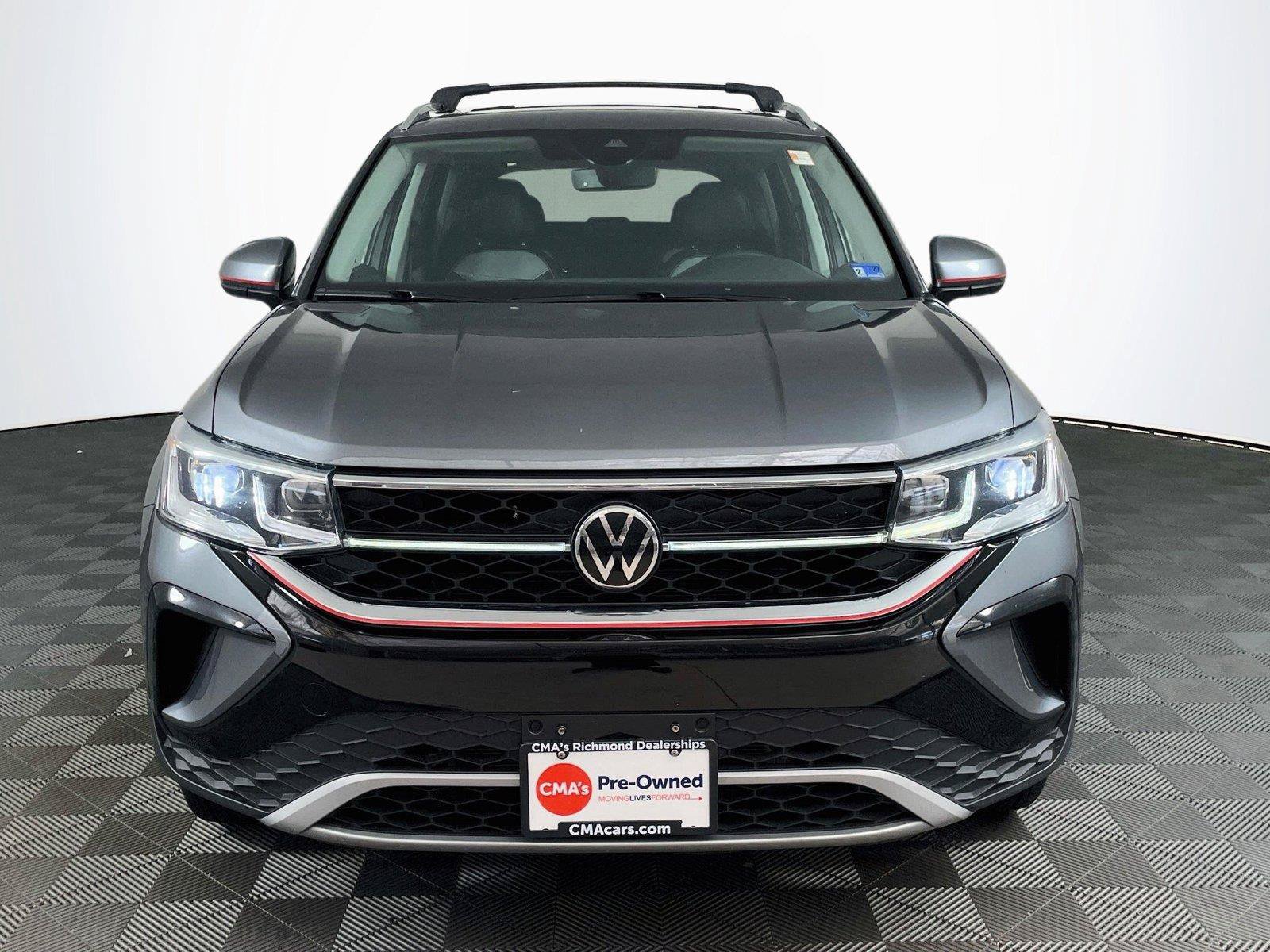 Used 2024 Volkswagen Taos SEL AWD/4WD image 2