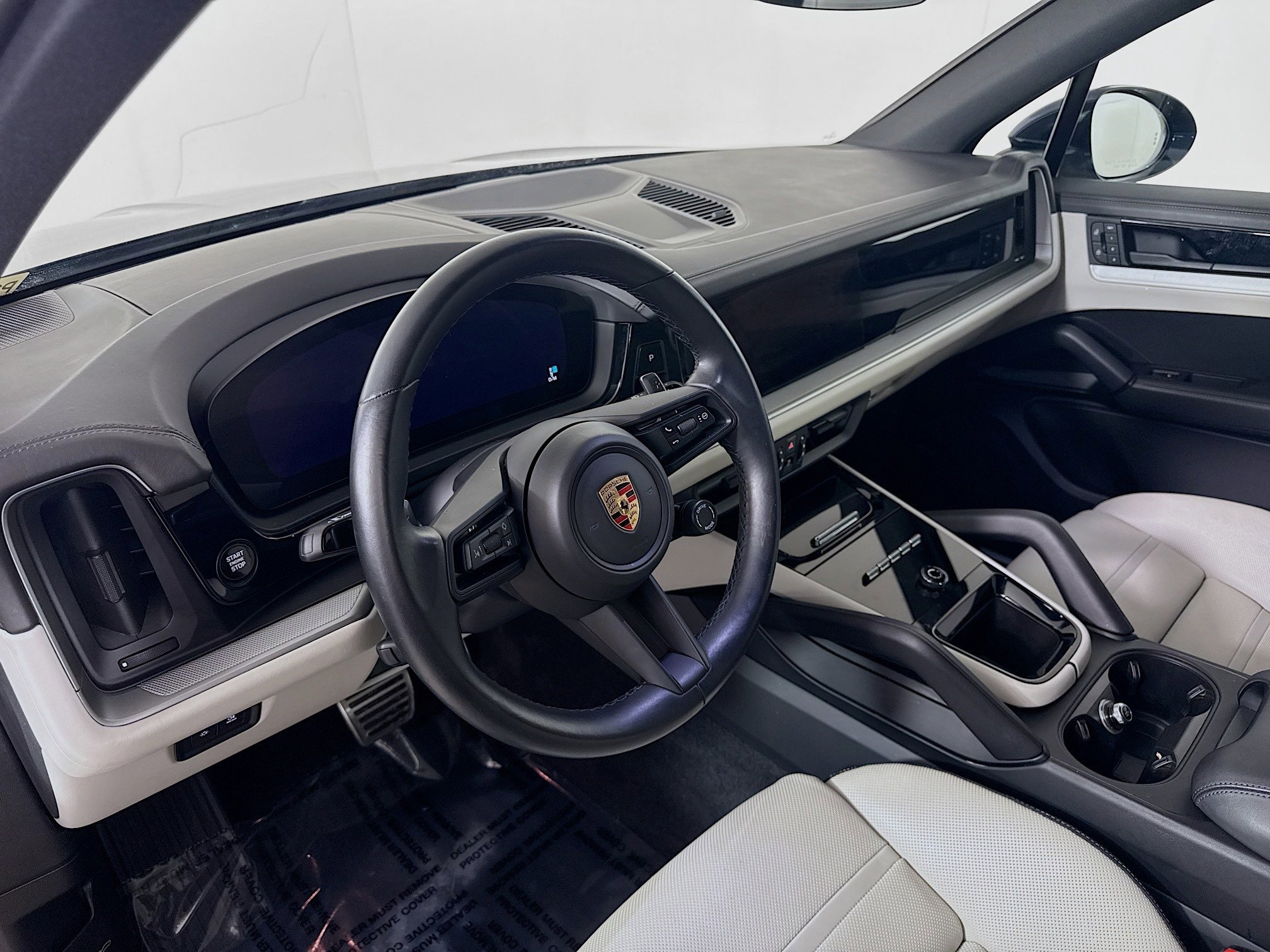 Certified 2024 Porsche Cayenne S image 4