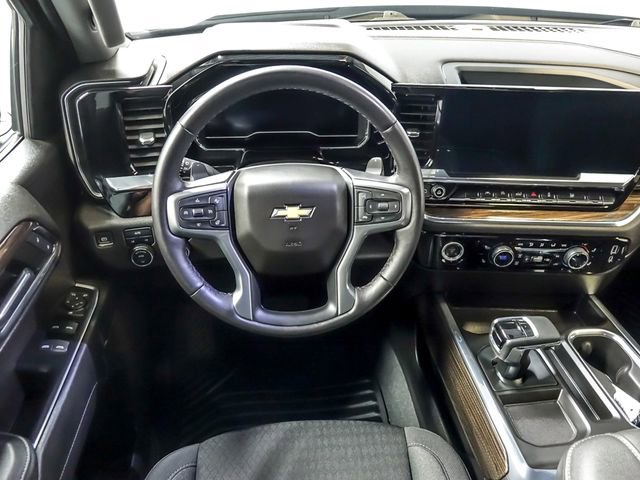 Used 2023 Chevrolet Silverado 1500 LT AWD/4WD image 16