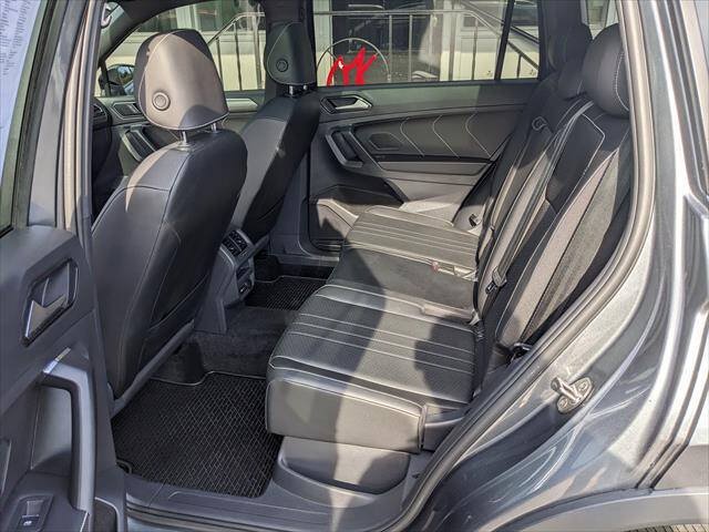 Used 2023 Volkswagen Tiguan SE R-Line AWD/4WD image 12