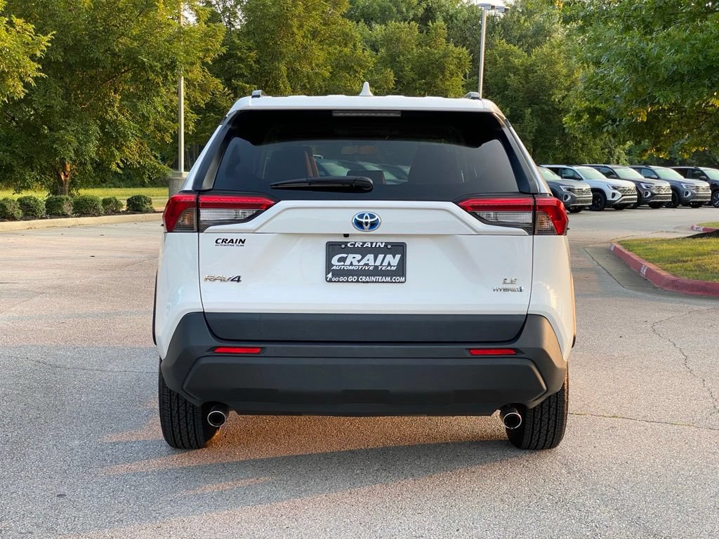 Used 2021 Toyota RAV4 LE AWD/4WD image 6