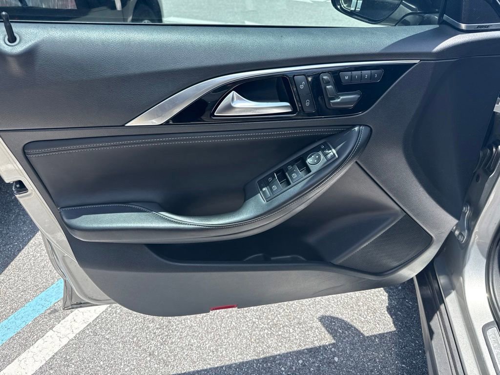 Used 2018 INFINITI QX30 Premium AWD/4WD image 11