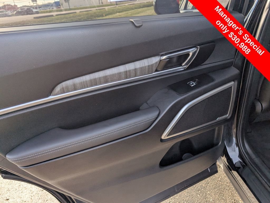 Used 2023 Kia Telluride EX w/ EX Captain's Chair Package image 10