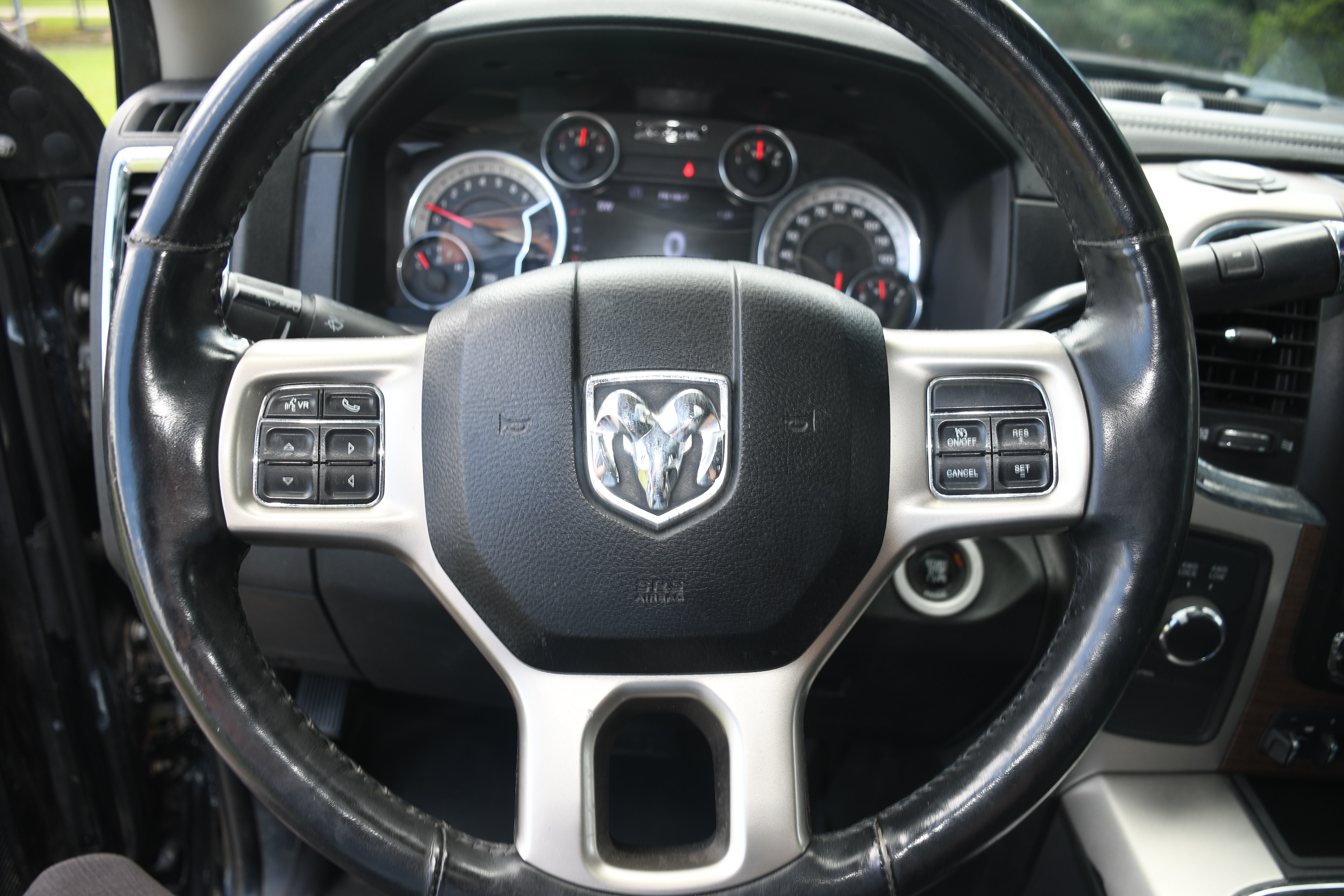 Used 2016 RAM 2500 Laramie w/ Sport Appearance Group AWD/4WD image 13