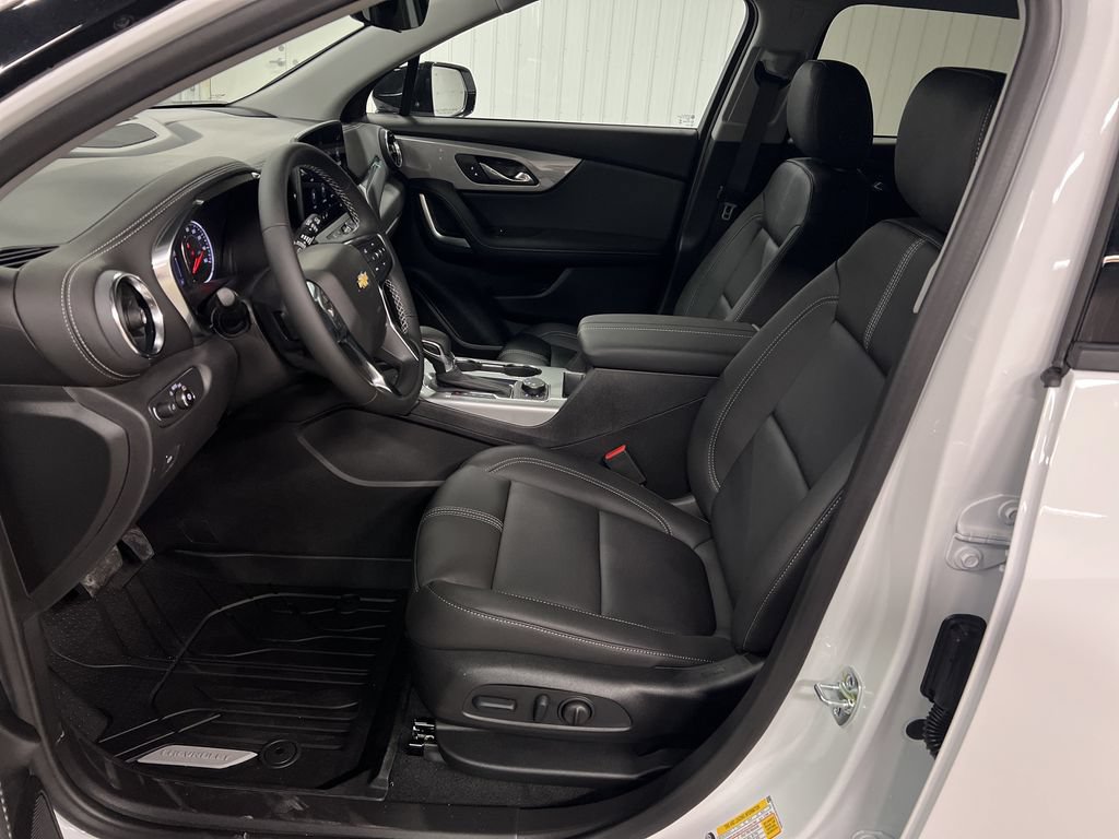 New 2026 Chevrolet Blazer LT w/ Sound & Technology Package AWD/4WD image 12