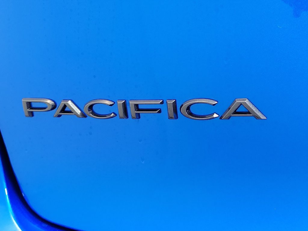 New 2027 Chrysler Pacifica Select FWD image 7