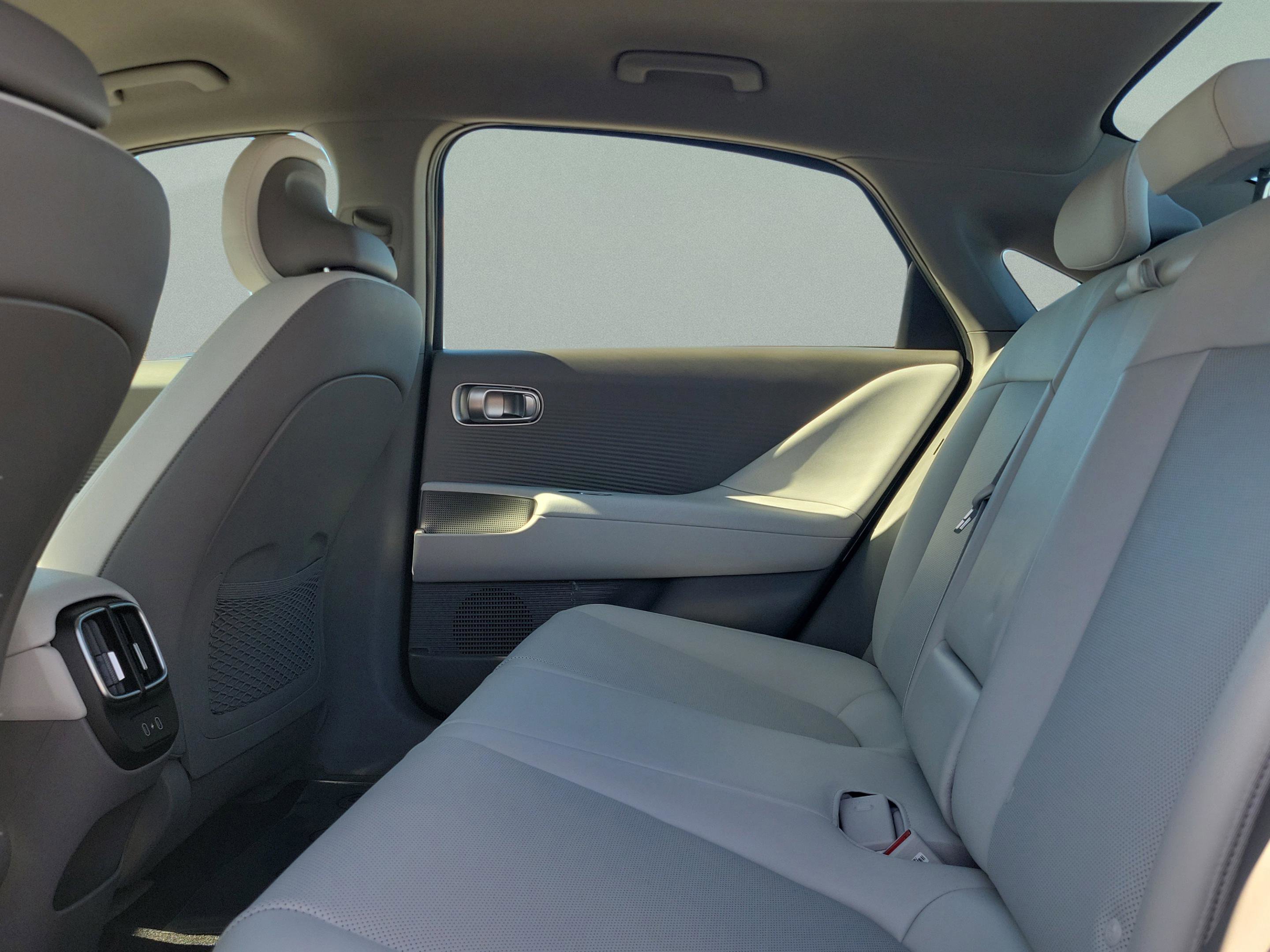New 2025 Hyundai Ioniq 6 SEL image 6