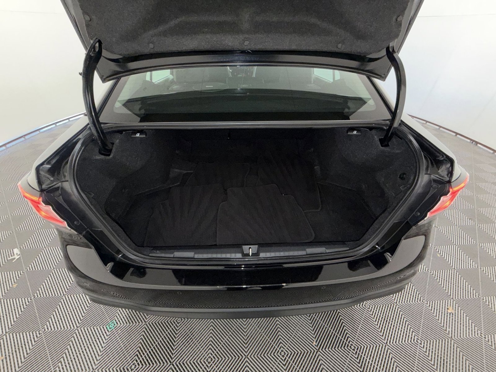 Used 2024 Subaru Legacy Limited image 26