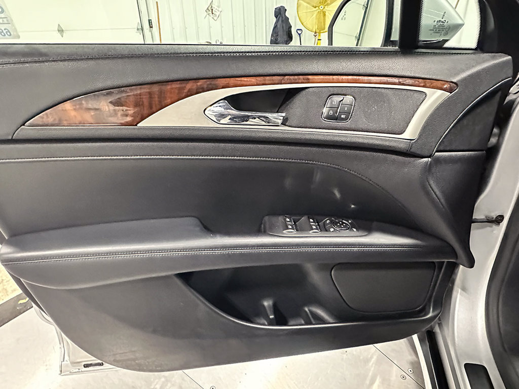 Used 2017 Lincoln MKZ Reserve w/ Technology Package FWD image 18
