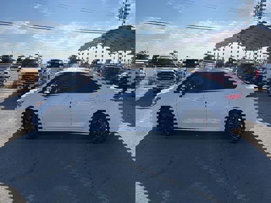 Used 2024 Toyota Corolla LE image 2