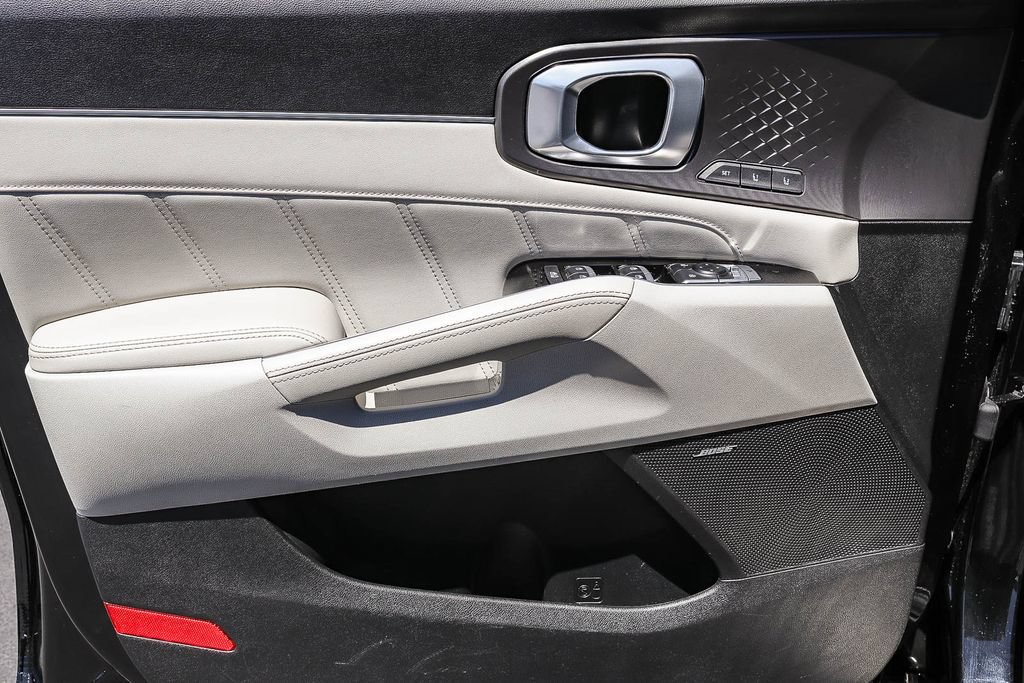 Certified 2025 Kia Sorento SX Prestige AWD/4WD image 20