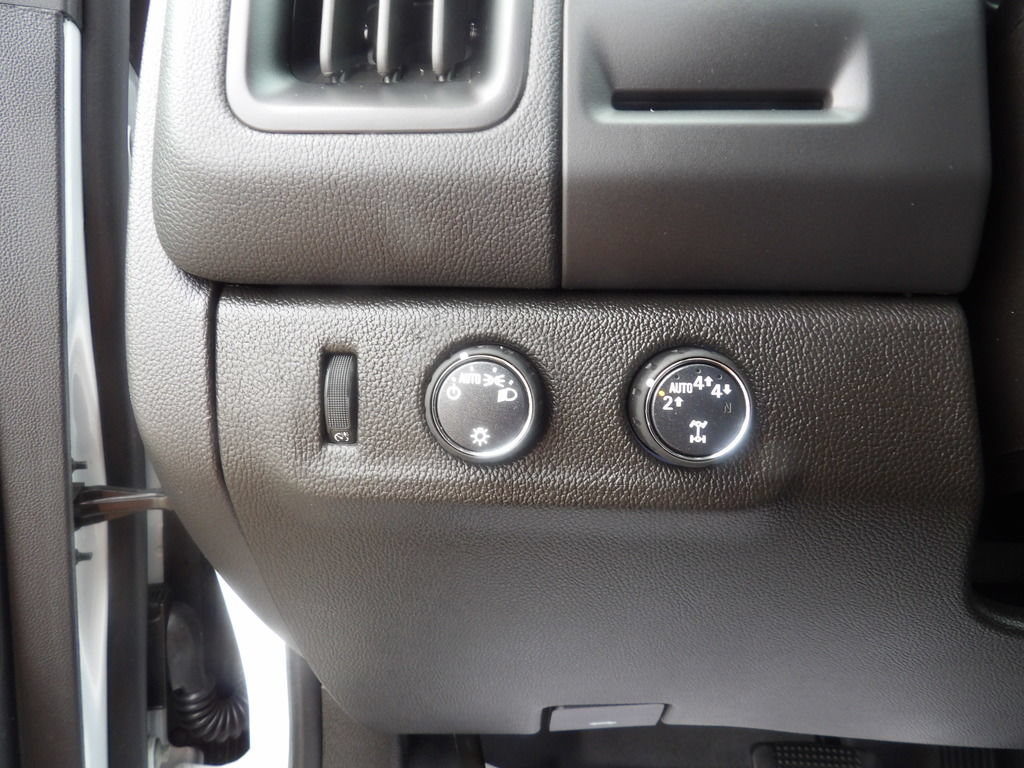 Used 2022 Chevrolet Colorado LT AWD/4WD image 19