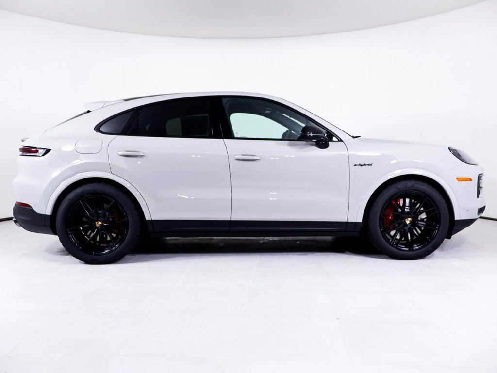 New 2026 Porsche Cayenne S image 29
