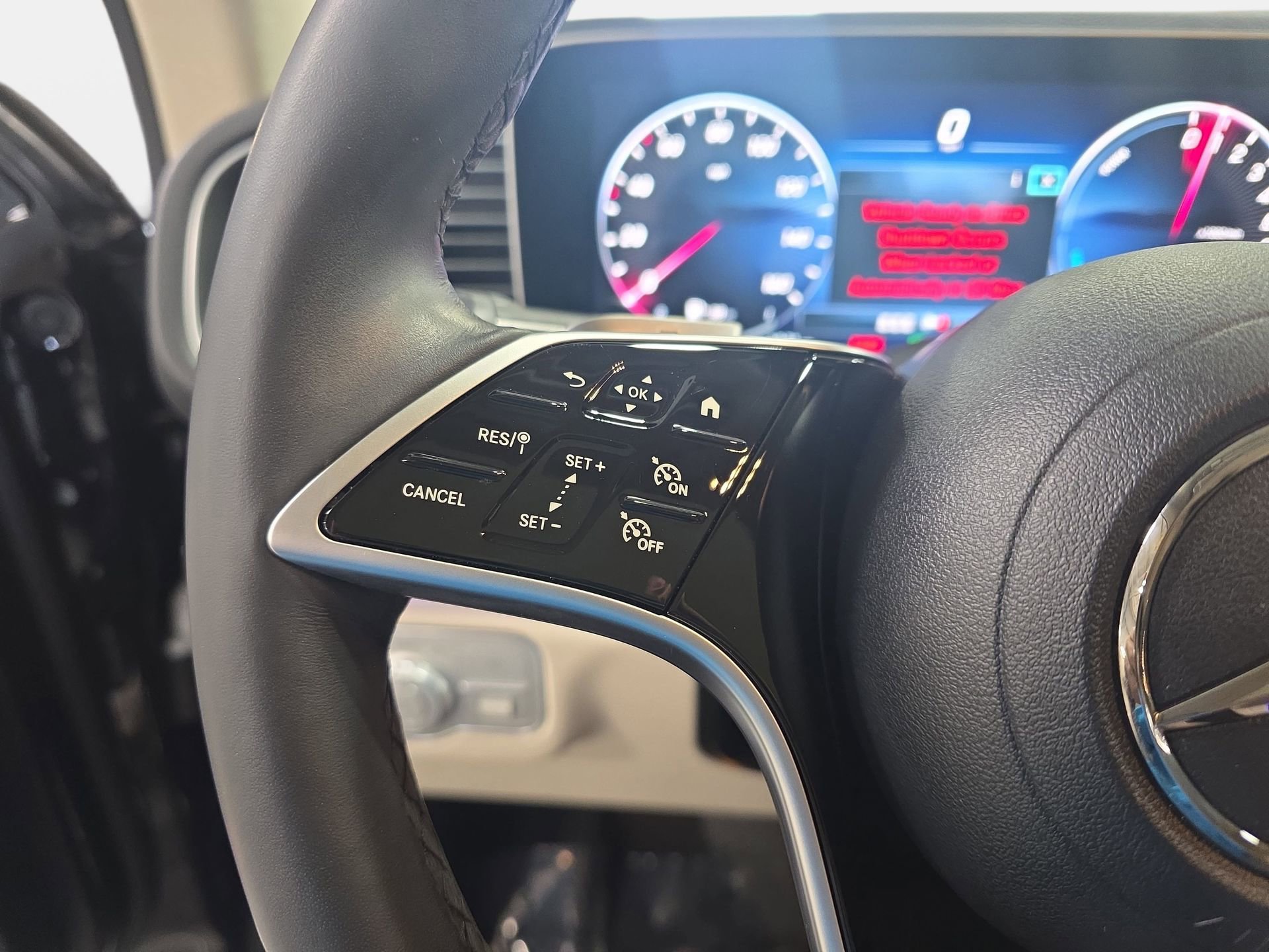 Certified 2024 Mercedes-Benz GLE 450e 4MATIC image 17