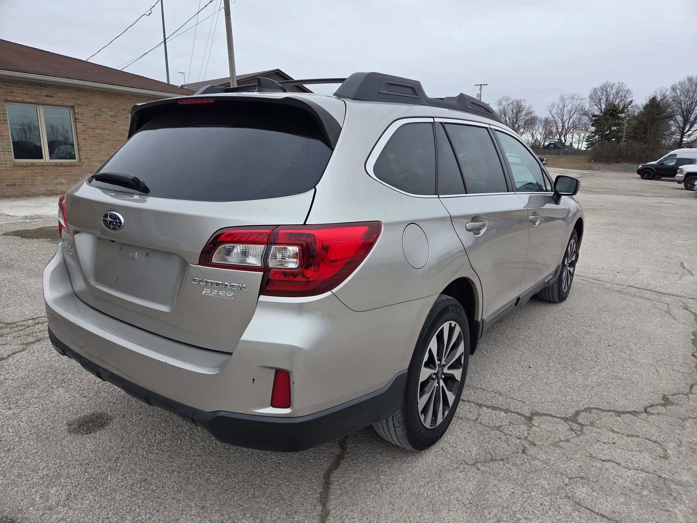 Used 2016 Subaru Outback 2.5i Limited image 5
