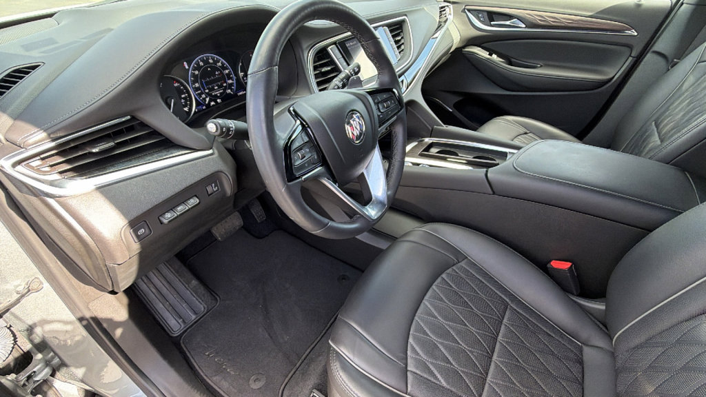 Used 2023 Buick Enclave Avenir w/ Avenir Technology Package image 10