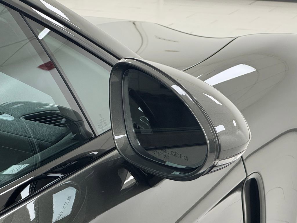 Used 2023 Porsche Panamera 4 Platinum Edition image 35