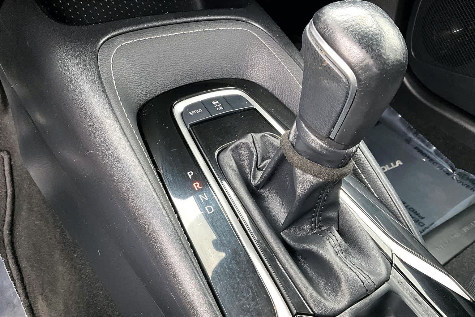 Certified 2022 Toyota Corolla SE w/ SE Preferred Package FWD image 33