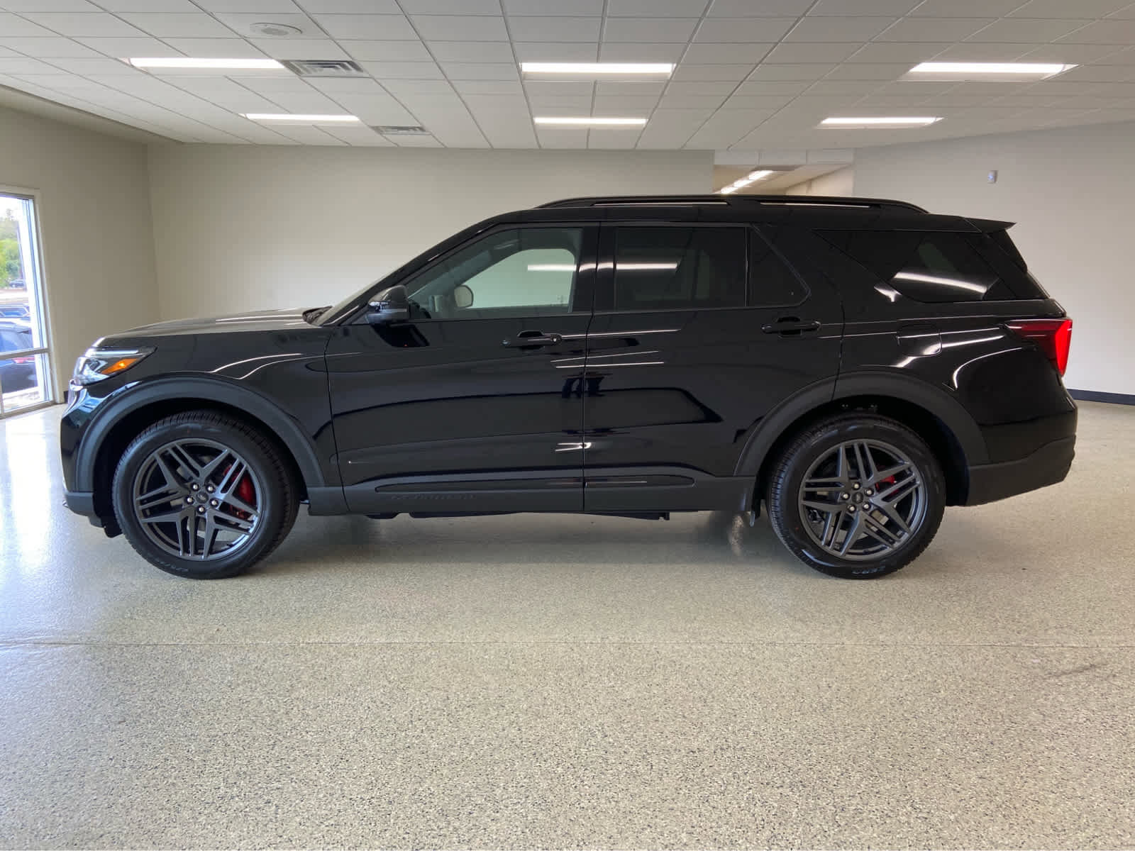 New 2025 Ford Explorer ST image 11