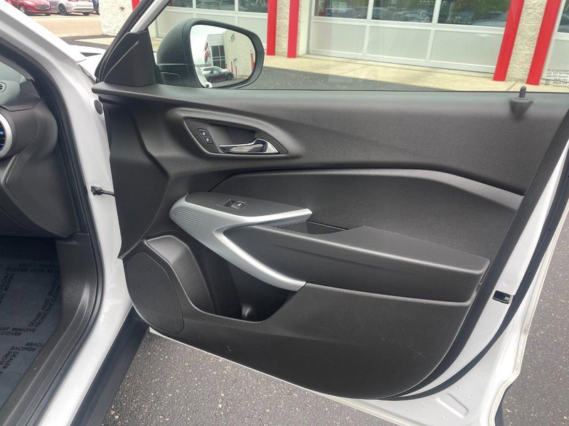 Used 2024 Chevrolet Trax LS FWD image 9