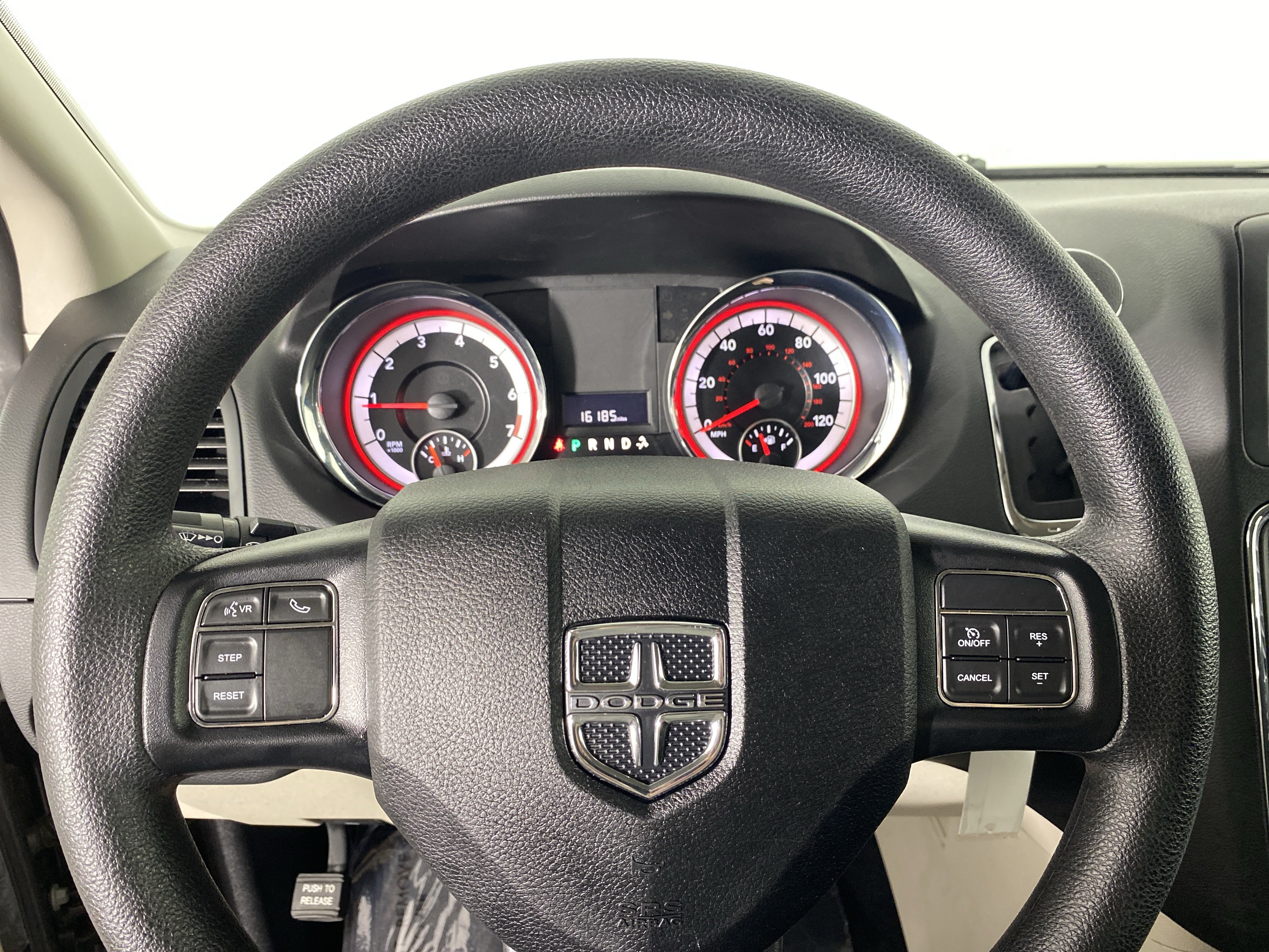 Used 2019 Dodge Grand Caravan SE w/ UConnect Hands-Free Group FWD image 19
