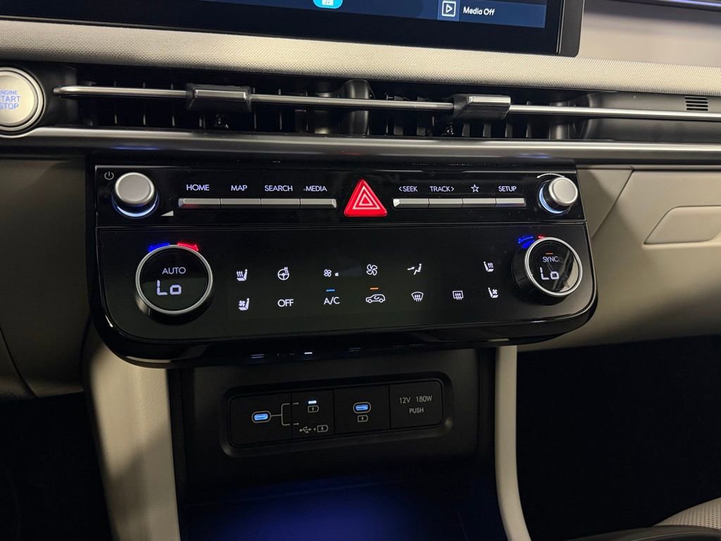Used 2025 Hyundai Tucson Limited FWD image 21