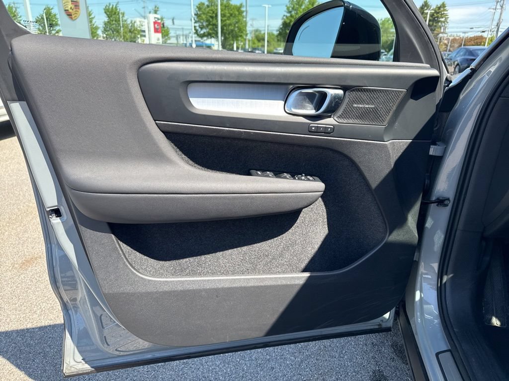 Certified 2026 Volvo XC40 B5 Ultra w/ Climate Package AWD/4WD image 15