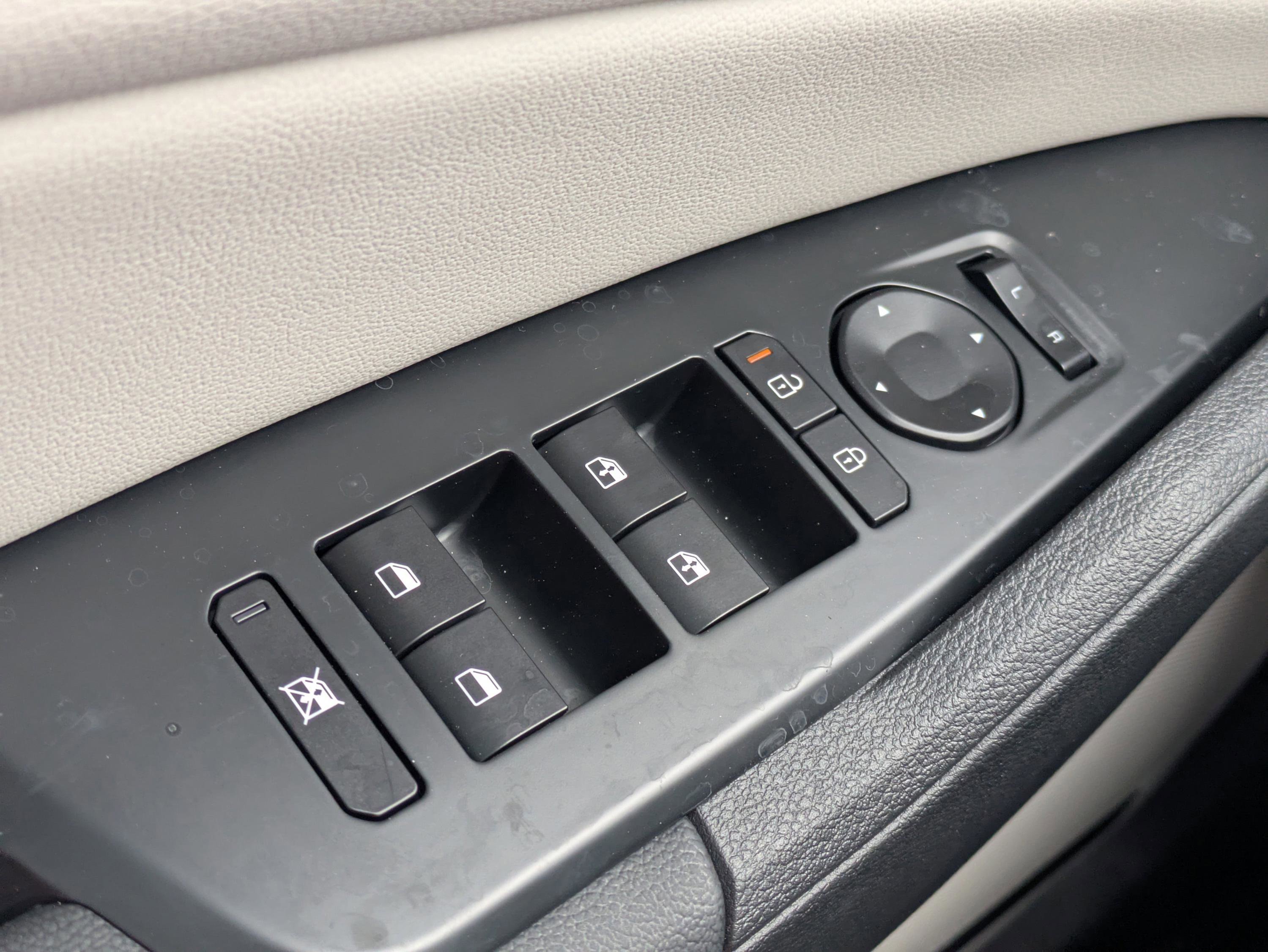 New 2026 Kia Sportage EX w/ EX Panoramic Sunroof Package image 16