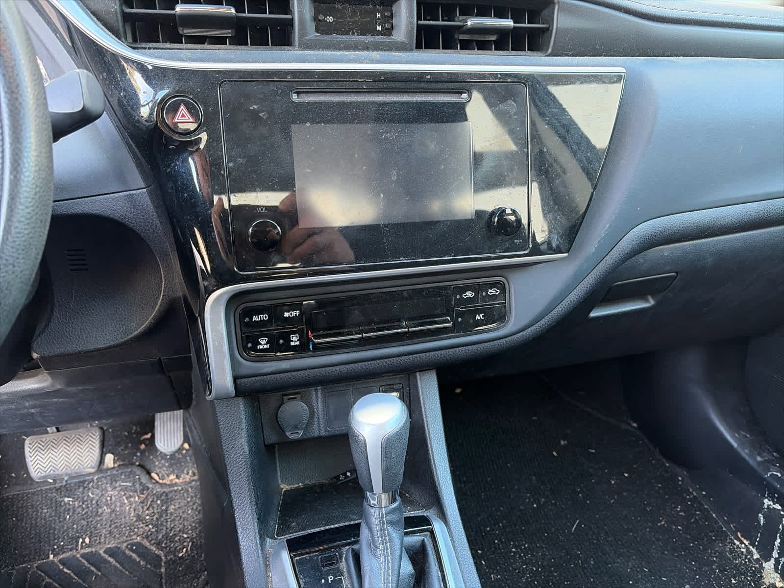 Certified 2019 Toyota Corolla LE FWD image 10