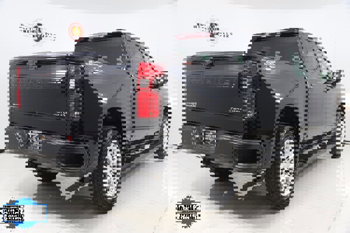 Used 2024 Chevrolet Silverado 1500 Custom image 3