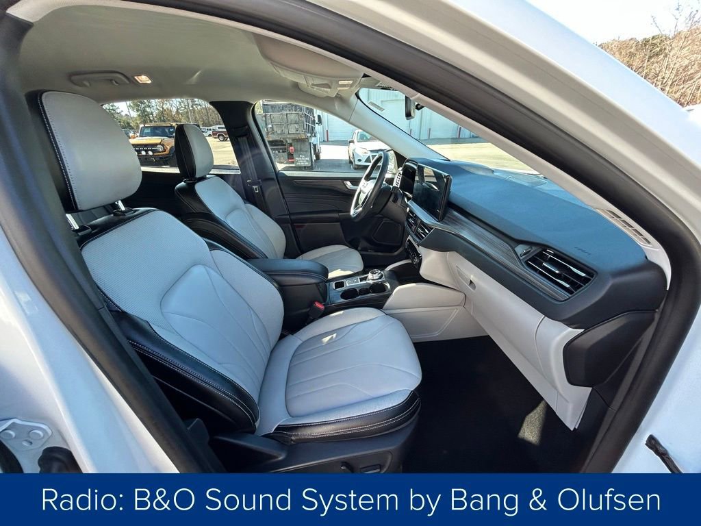 Used 2025 Ford Escape Platinum w/ Premium Technology Package image 25