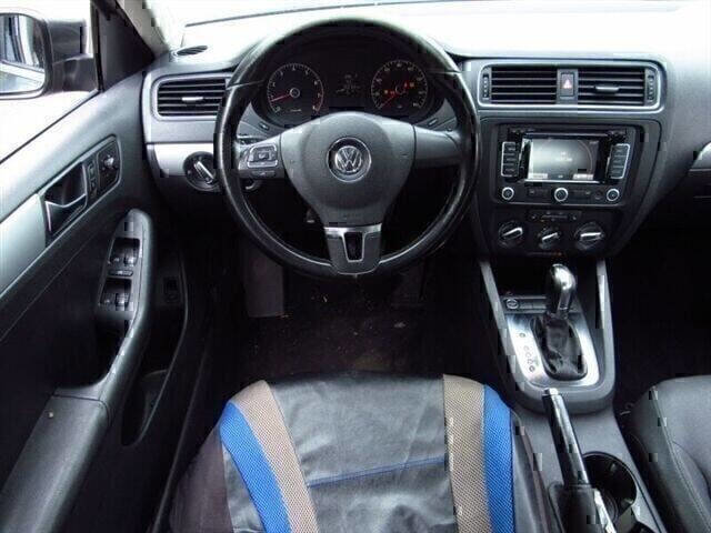 Used 2011 Volkswagen Jetta SEL image 12