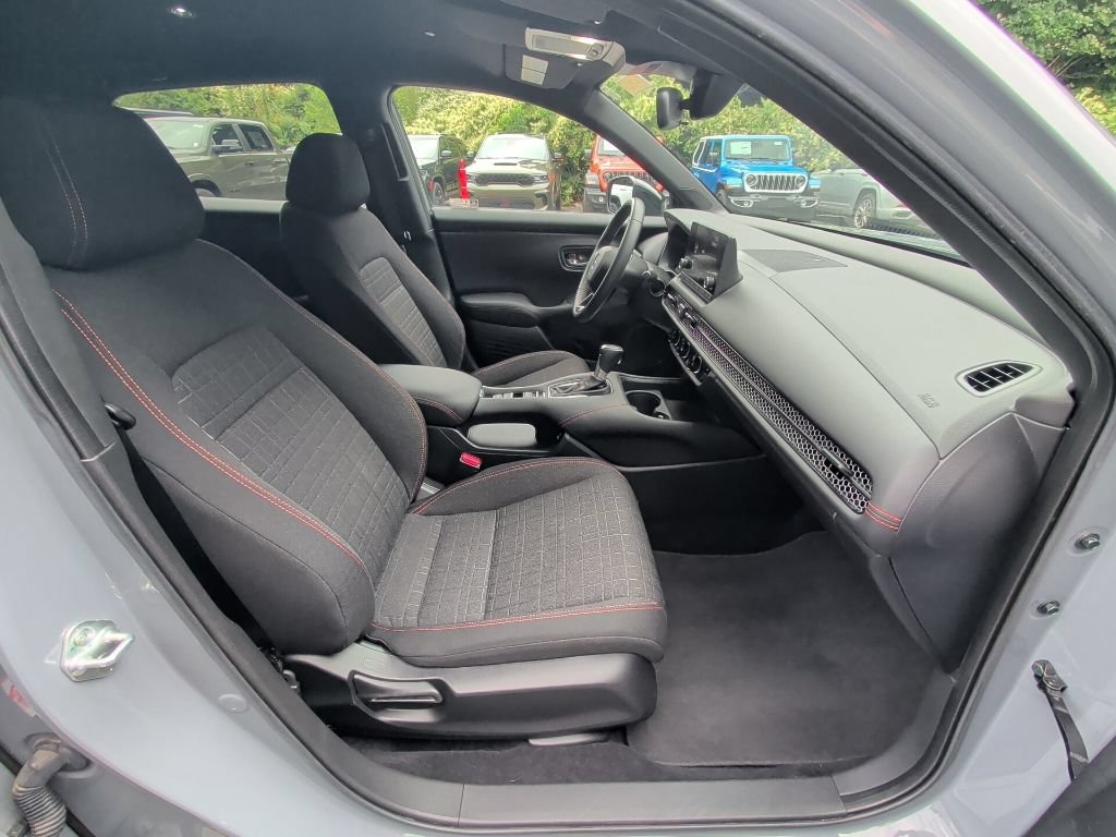 Used 2024 Honda HR-V Sport image 16
