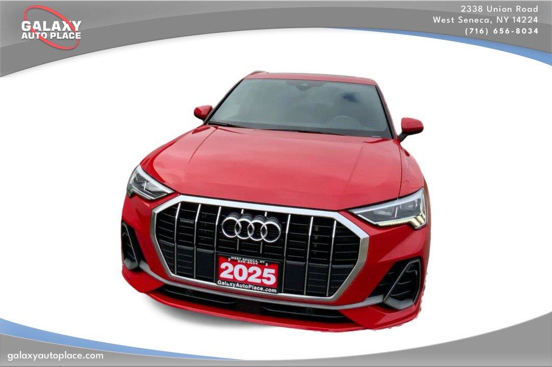 Used 2025 Audi Q3 2.0T Premium AWD/4WD image 2