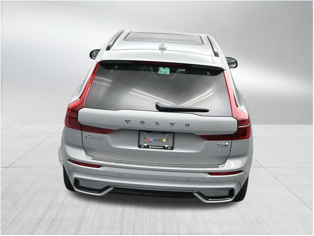 New 2026 Volvo XC60 T8 Ultra w/ Protection Package Premier AWD/4WD image 16