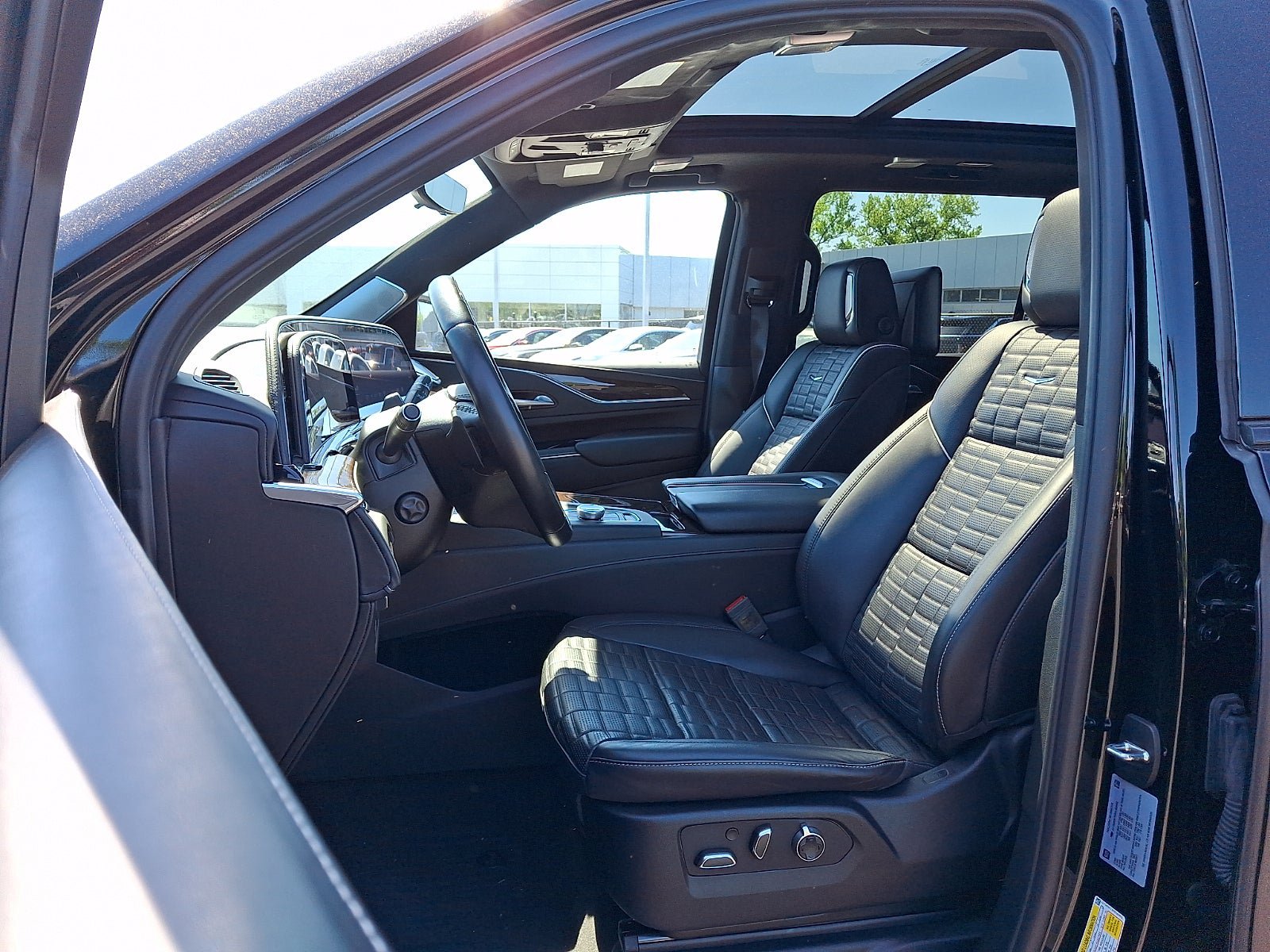 Used 2024 Cadillac Escalade ESV Sport Platinum AWD/4WD image 15