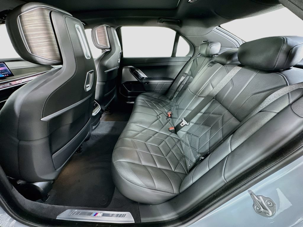 Used 2023 BMW 740i w/ Parking Assistance Package RWD image 23